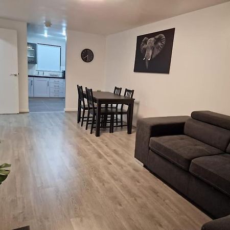Contemporary City Centre Flat Belfast Buitenkant foto