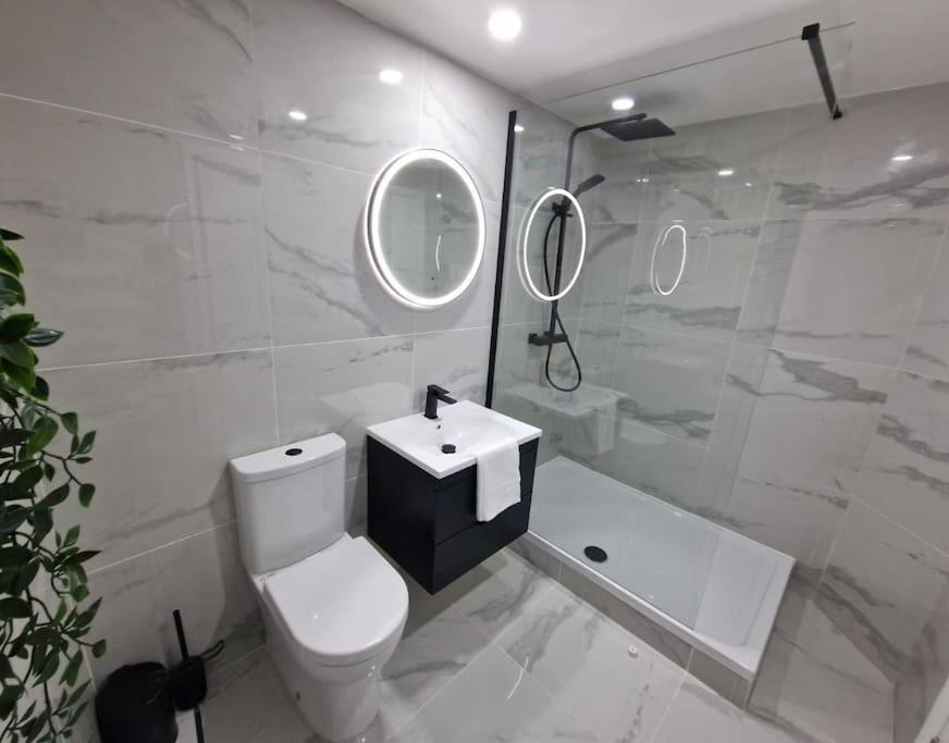 Contemporary City Centre Flat Belfast Buitenkant foto